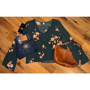 Boho Floral V-Neck Blouse Bell Sleeve Green Romantic Cottagecore Top
